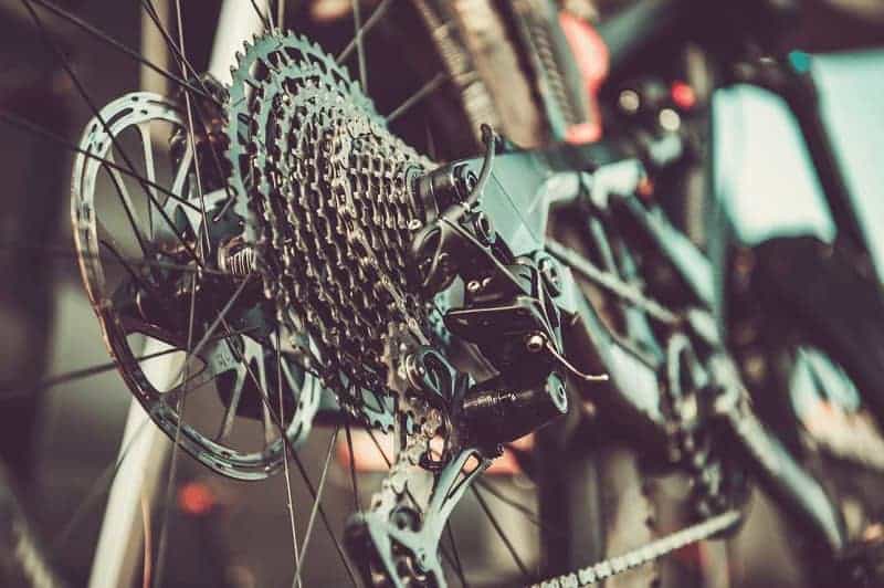 The difference between FREEWHEEL and CASSETTE